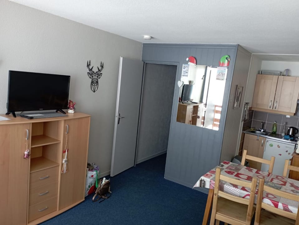 Studio 4 couchages La mongie tout confort pied des pistes Apartment in Aragon