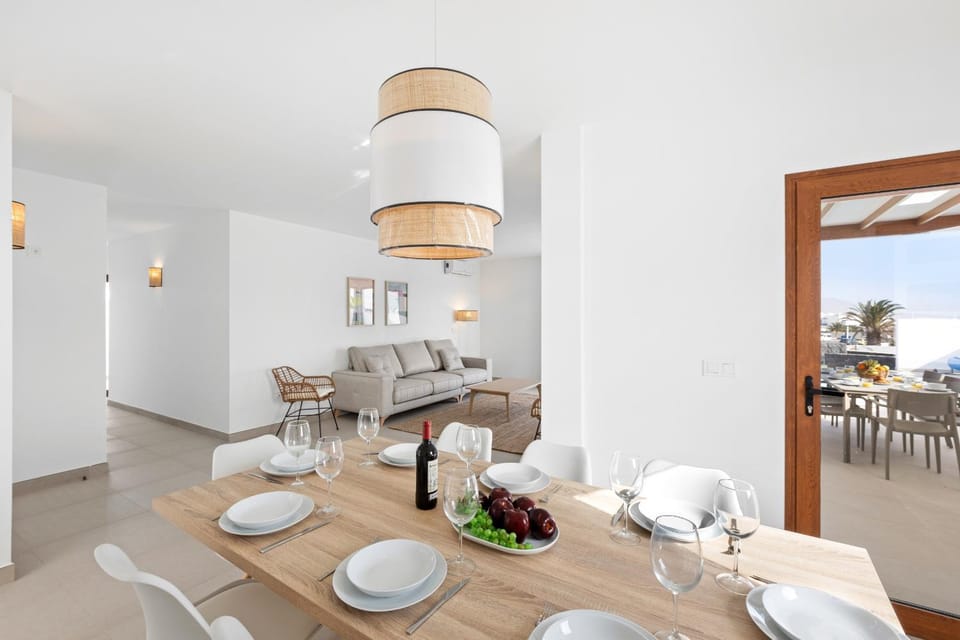 Villa Navya - VipVipVillas Villa in Playa Blanca