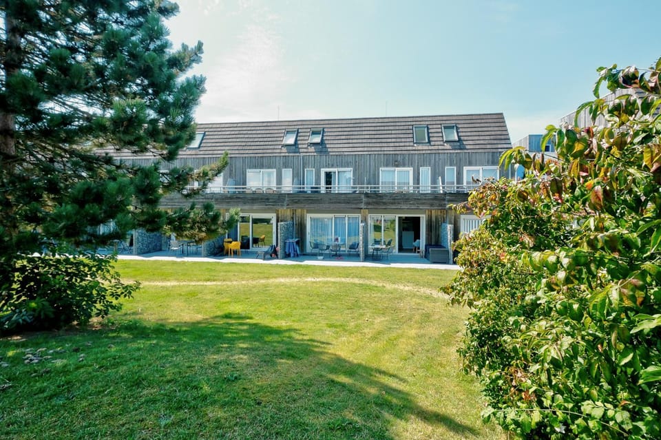 Property building, Garden