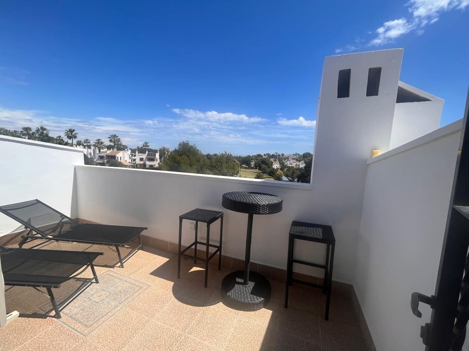 View (from property/room), Balcony/Terrace, Seating area, sunbed