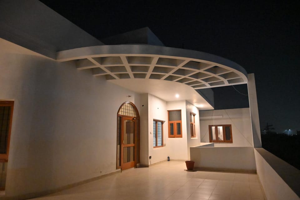 Property building, Balcony/Terrace, Balcony/Terrace