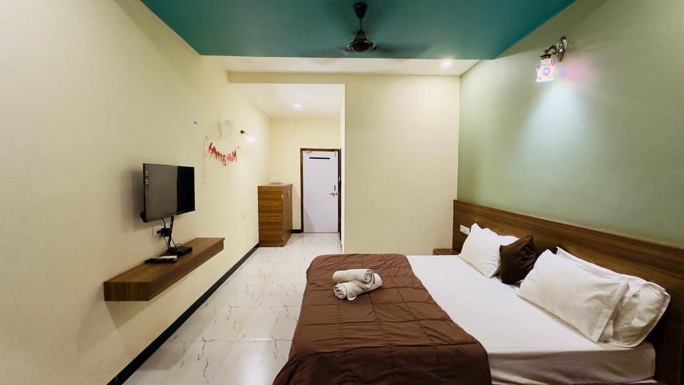 Bed, TV and multimedia, Photo of the whole room, Bedroom, air conditioner