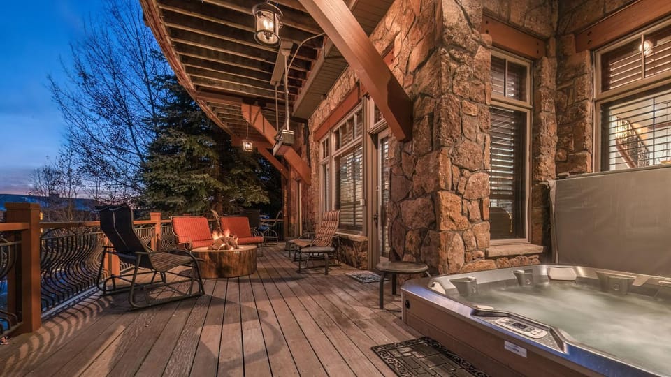 Hot Tub, View (from property/room), Seating area