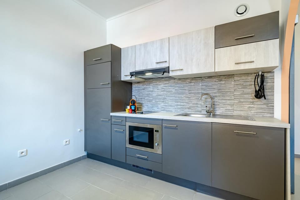 Coffee/tea facilities, Kitchen or kitchenette, oven, stove, washing machine