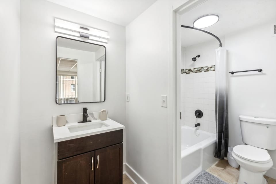 East 116 I Corporate 1Bd Suite in Rochester I Gym Apartment in Brighton