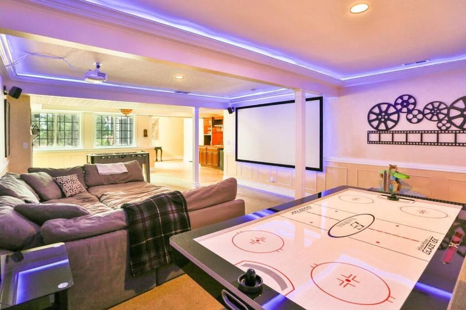 Game Room, TV and multimedia, Seating area