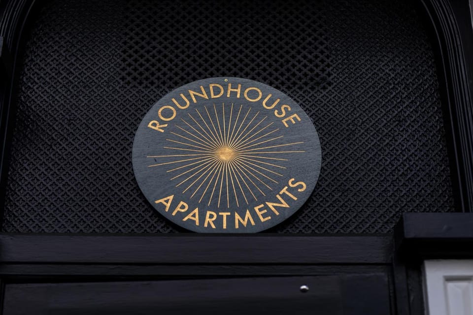 Property building, Facade/entrance, Property logo or sign