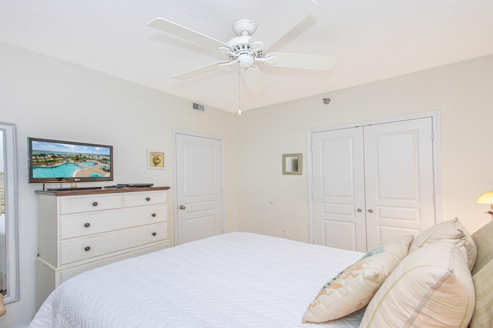 Emerald Isle Gulf Front 2B Condo - 1105 Apartment in Pensacola Beach