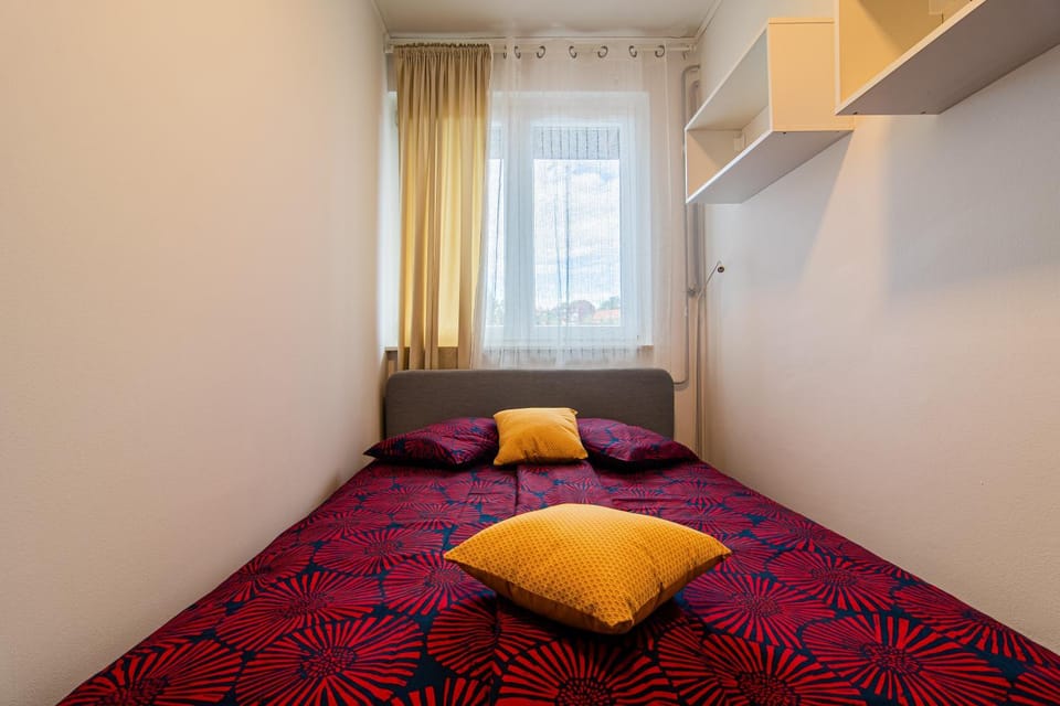 Bed, View (from property/room), Photo of the whole room, Bedroom