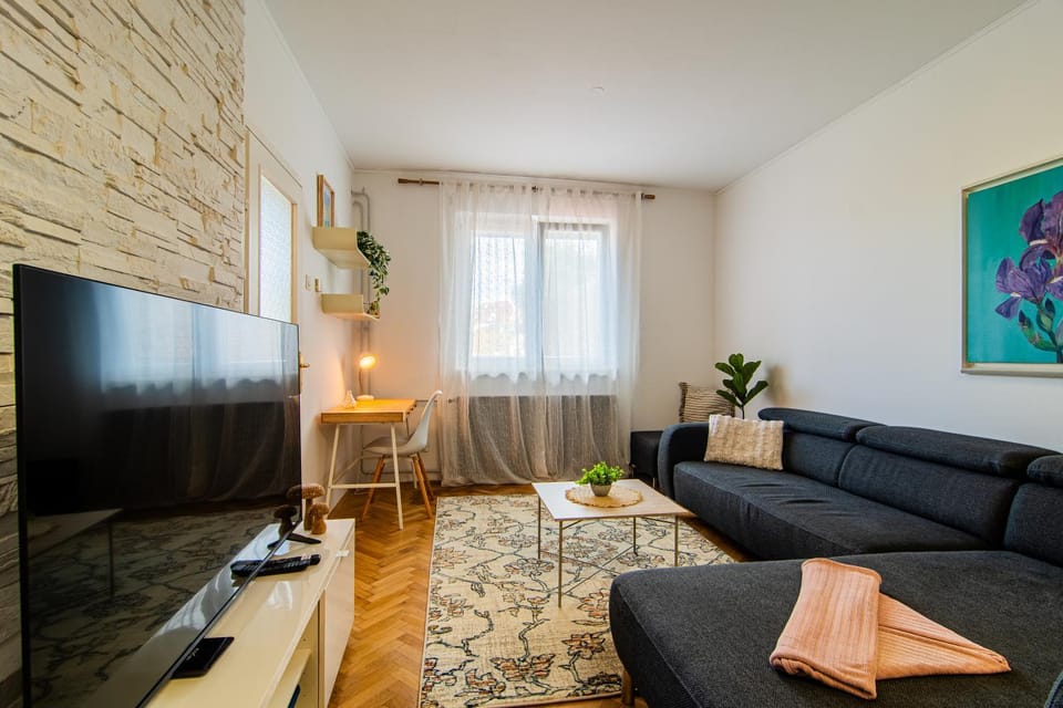 TV and multimedia, View (from property/room), Living room, Seating area