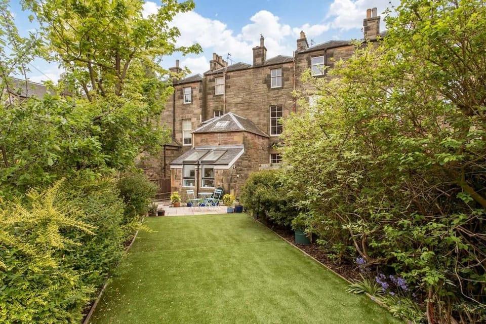 Stylish Murrayfield sanctuary Apartment in Edinburgh