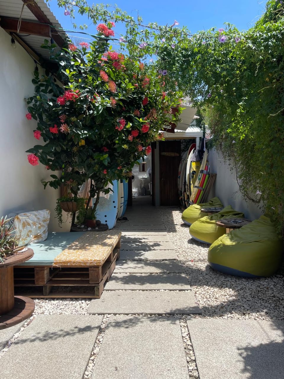 Patio, Day, Garden, Garden, Balcony/Terrace