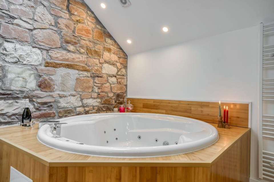 Hot Tub, Hot Tub, Bathroom