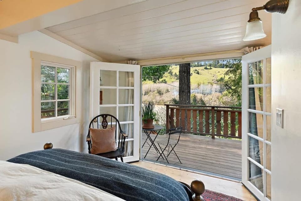 Luxury Riverview Cottage - walk to town & trails House in Sonoma County