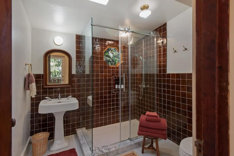 Luxury Riverview Cottage - walk to town & trails House in Sonoma County