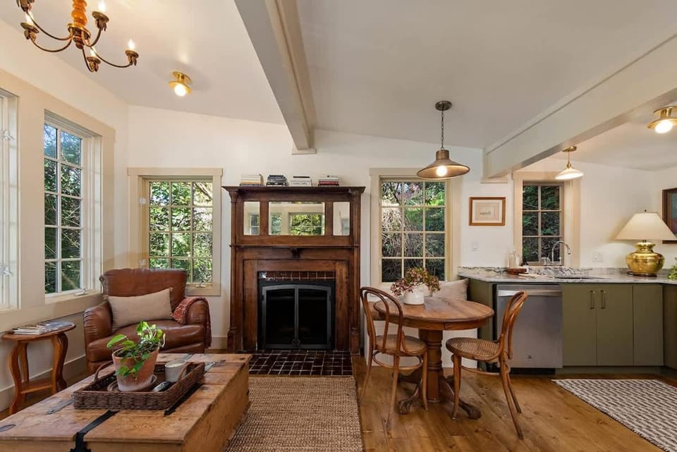 Luxury Riverview Cottage - walk to town & trails House in Sonoma County