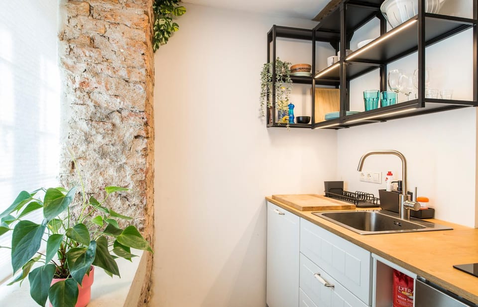 Kitchen or kitchenette