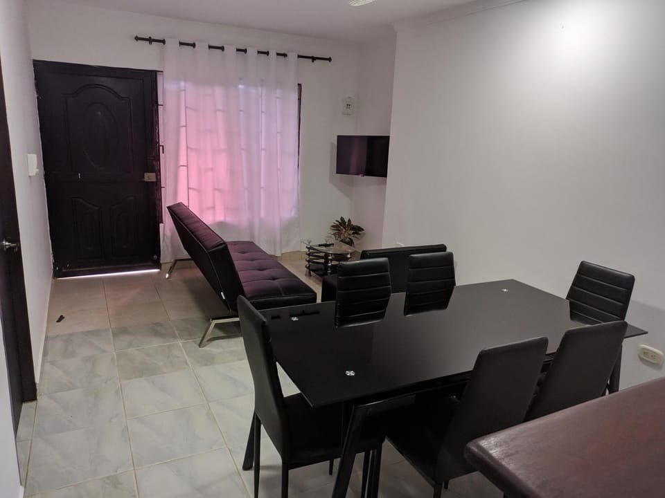 Communal lounge/ TV room, TV and multimedia, Living room, Seating area, Dining area, Evening entertainment
