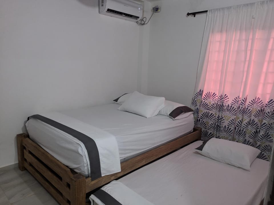 Bed, Photo of the whole room, Bedroom, air conditioner