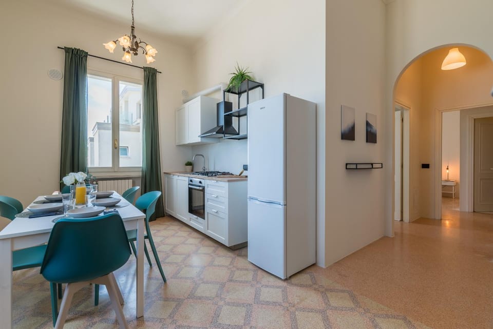 Kitchen or kitchenette, Photo of the whole room, Dining area, oven, stove, kitchen