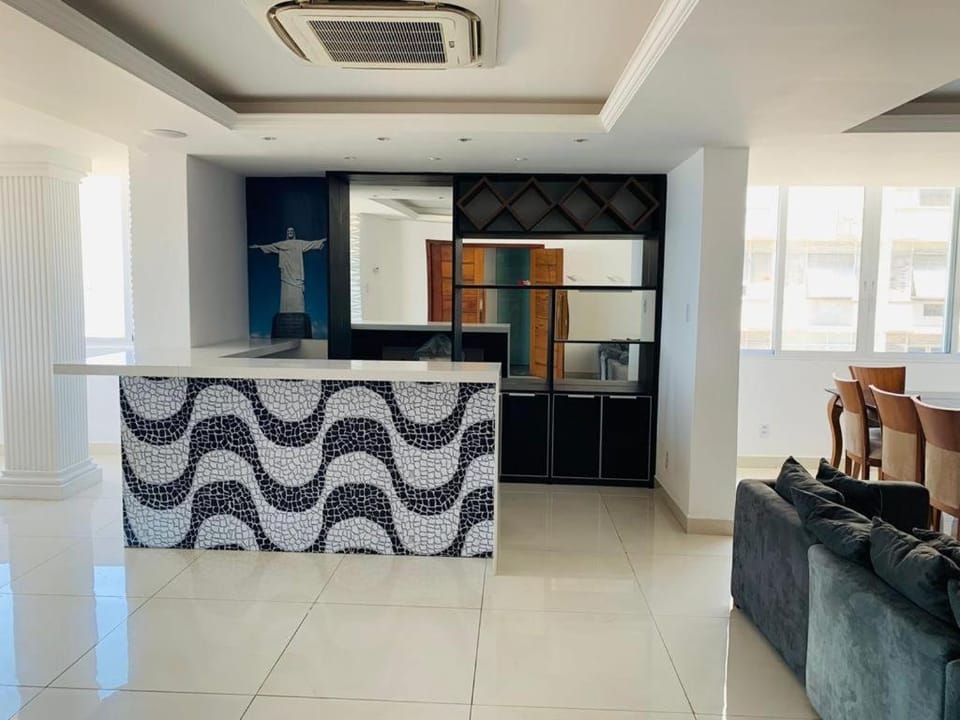 Real Apartments 346 - Incrível frente ao mar Copacabana 3 quartos Alto nível Apartment in Rio de Janeiro