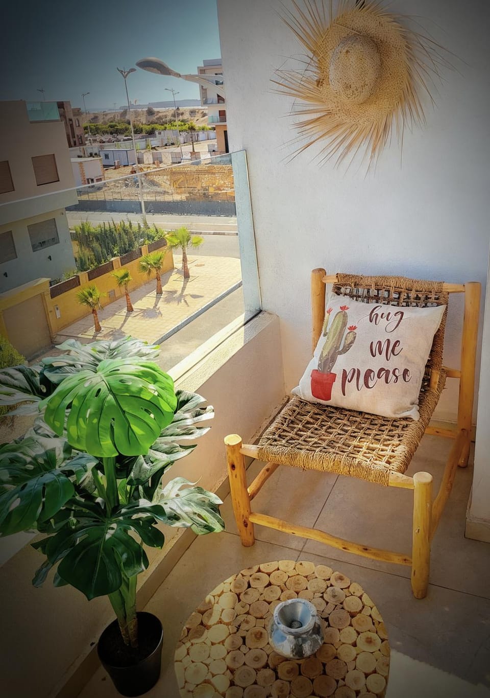 sunny amazigh apt avev piscine pool steps from beach 2balcony 2smartTV pool Apartment in Essaouira