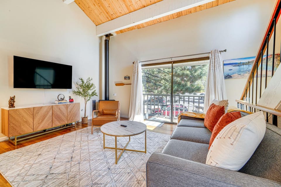 5 Mi to Northstar Skiing: 'Bear Den' Home w/ Decks House in Tahoe Vista
