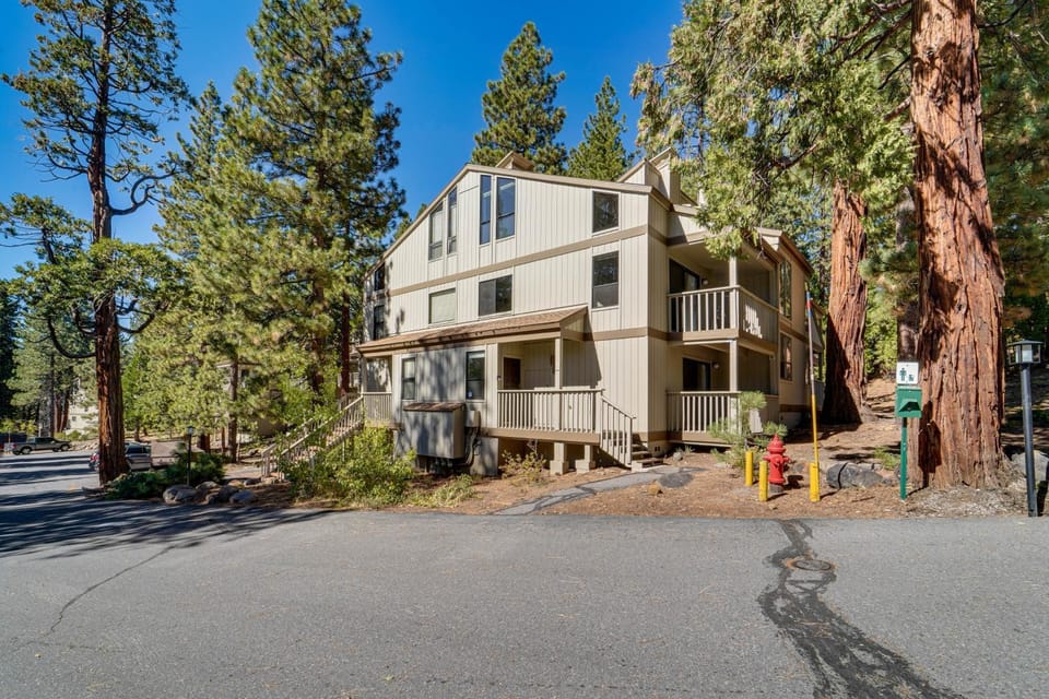 5 Mi to Northstar Skiing: 'Bear Den' Home w/ Decks House in Tahoe Vista