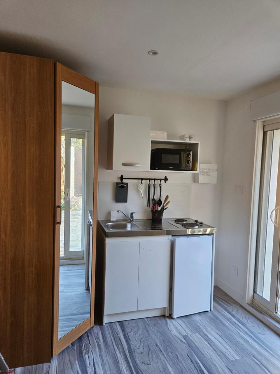 Kitchen or kitchenette