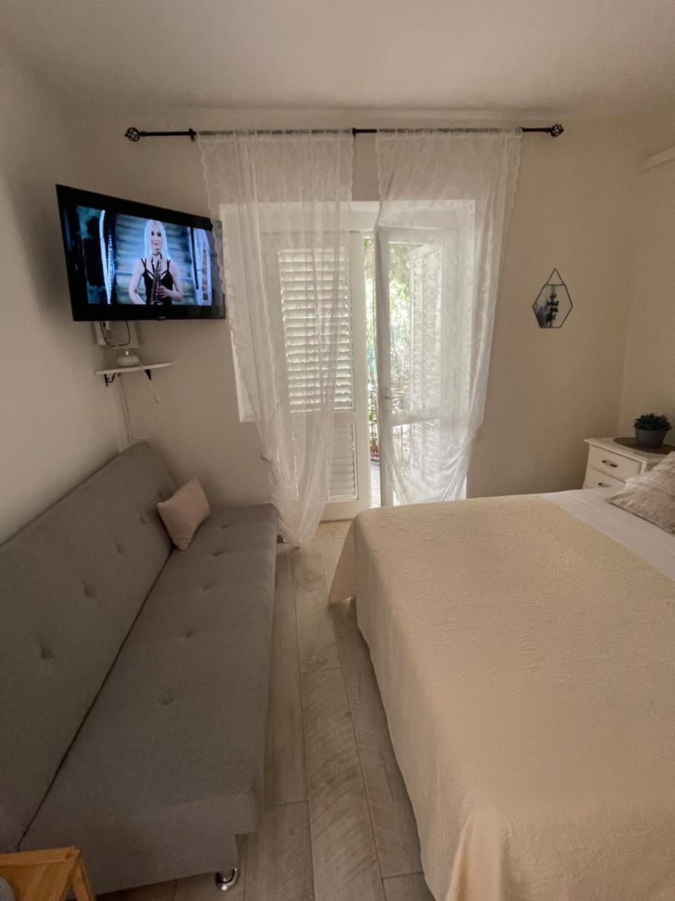 TV and multimedia, Bedroom