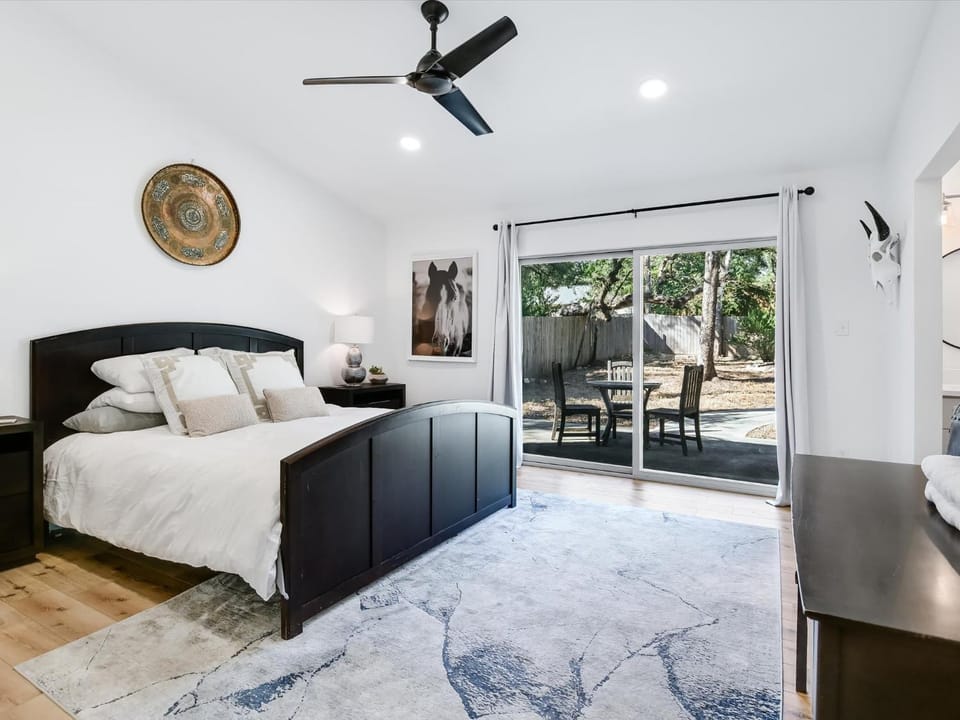 Broadmeade Bungalow - Private Pool & Fire Pit House in Jollyville