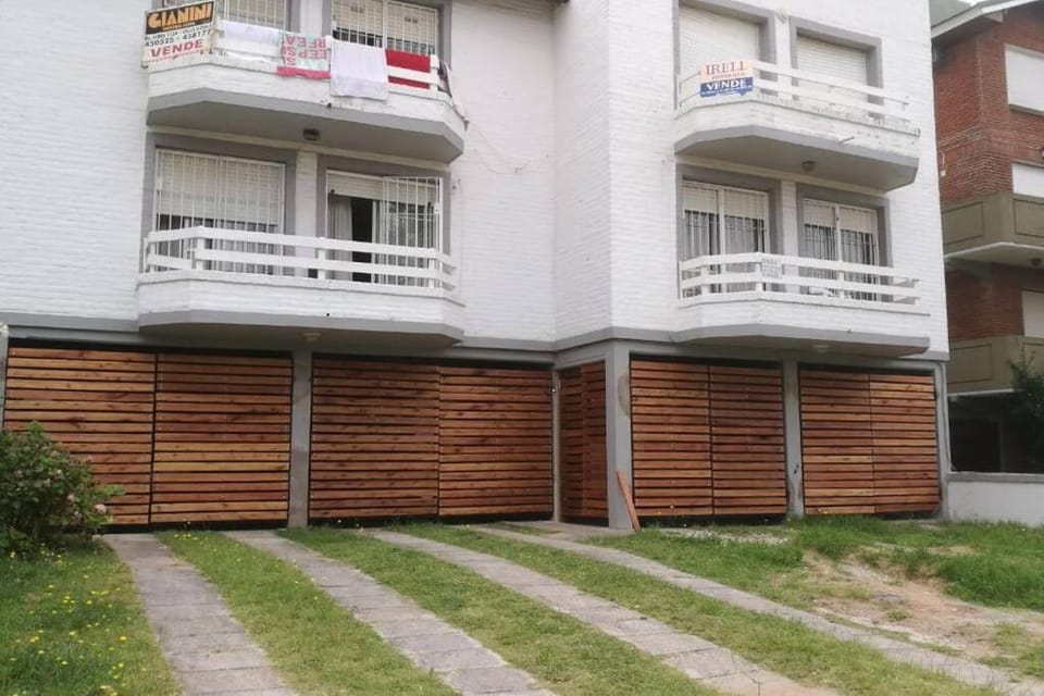 Departamento Villa Gesell para 7 personas 3 dormitorios 4 ambientes Apartment in Villa Gesell