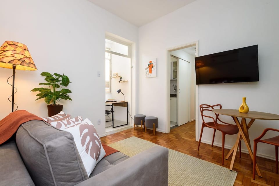 Carioca Charm: 1BDR 190m from the Beach|DU 183/706 Apartment in Rio de Janeiro
