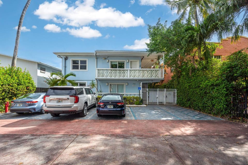 Property building, Neighbourhood, Location, Parking