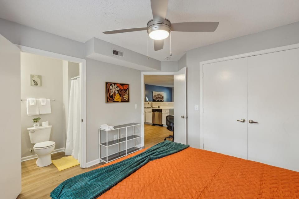 CB 3504-102 Fayetteville Oasis I Modern, Comfy Apartment in Fayetteville