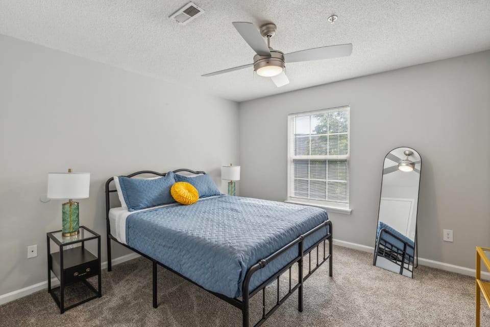 CB 3508-301 Fayetteville Oasis I Modern, Comfy Apartment in Fayetteville