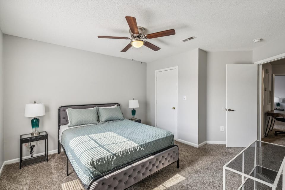 CB 3508-304 Fayetteville Oasis I Modern, Comfy Apartment in Fayetteville