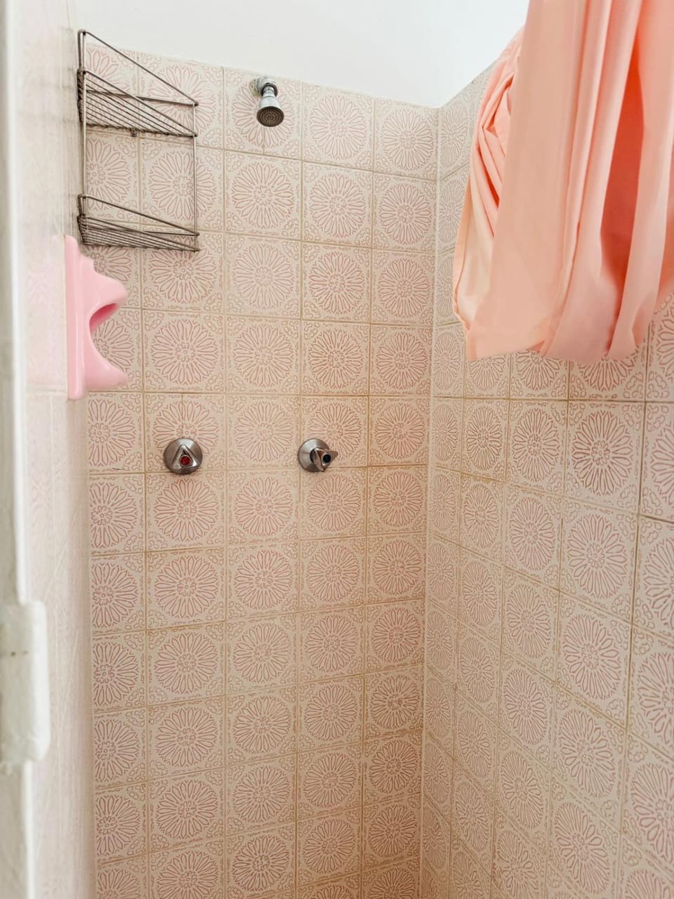 Leisure Lodges Middle Room Bed and Breakfast in Cape Town