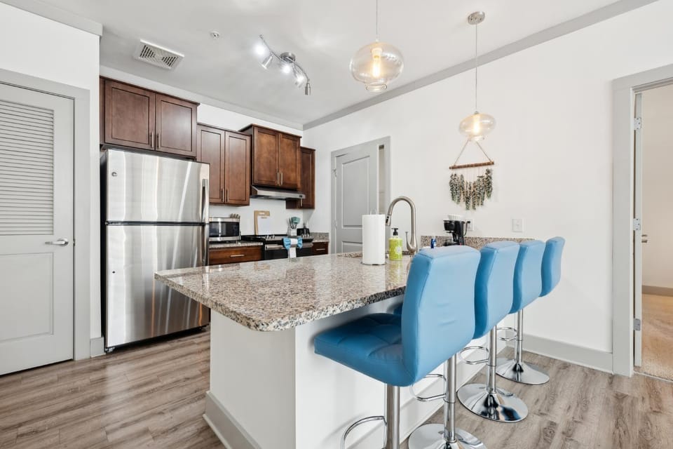 Overlook 2103 I Luxury Redefined I Free Parking Apartment in Farragut