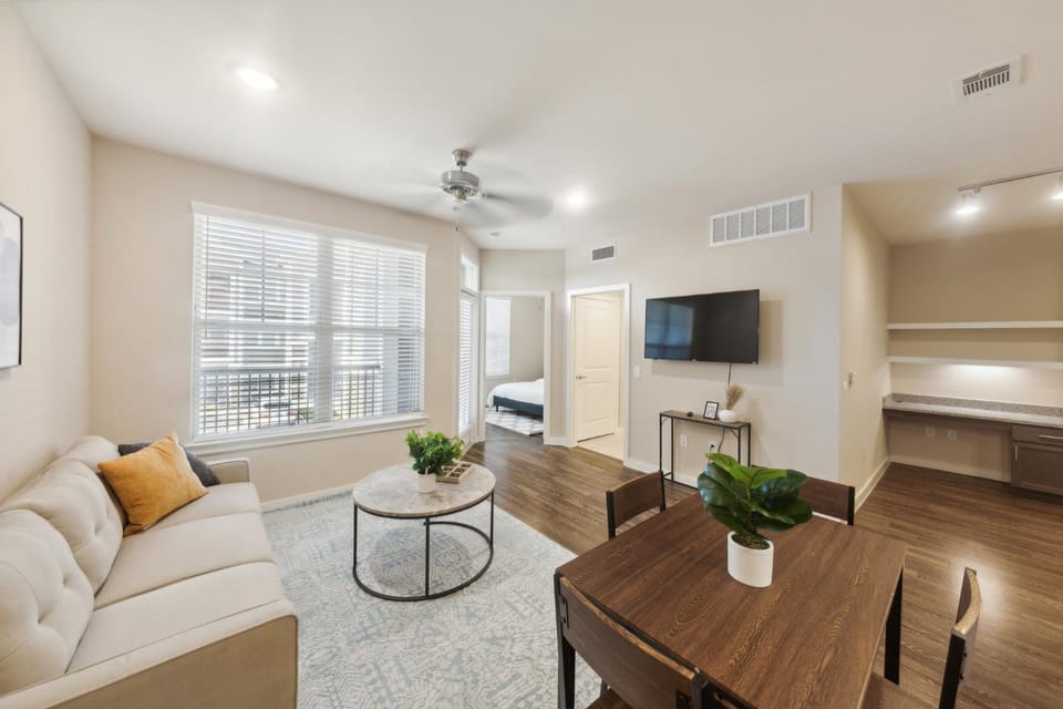 Cullen 4202 I New Construction 2Bd Apt I Gated Apartment in Houston