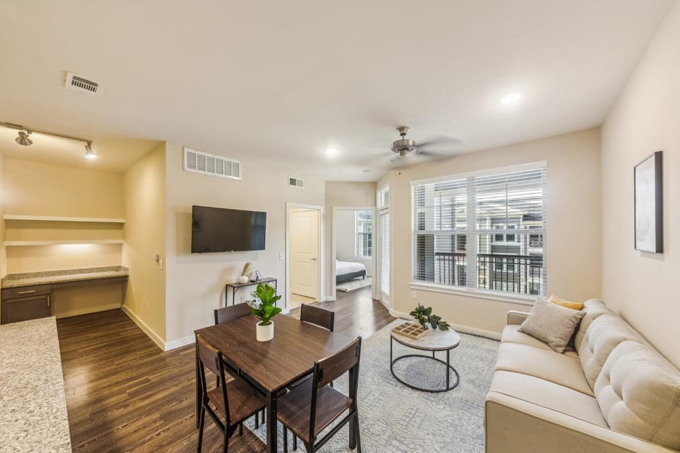 Cullen 4307 I Parking I Pool I Gym I 2Bd2Bth Apartment in Houston