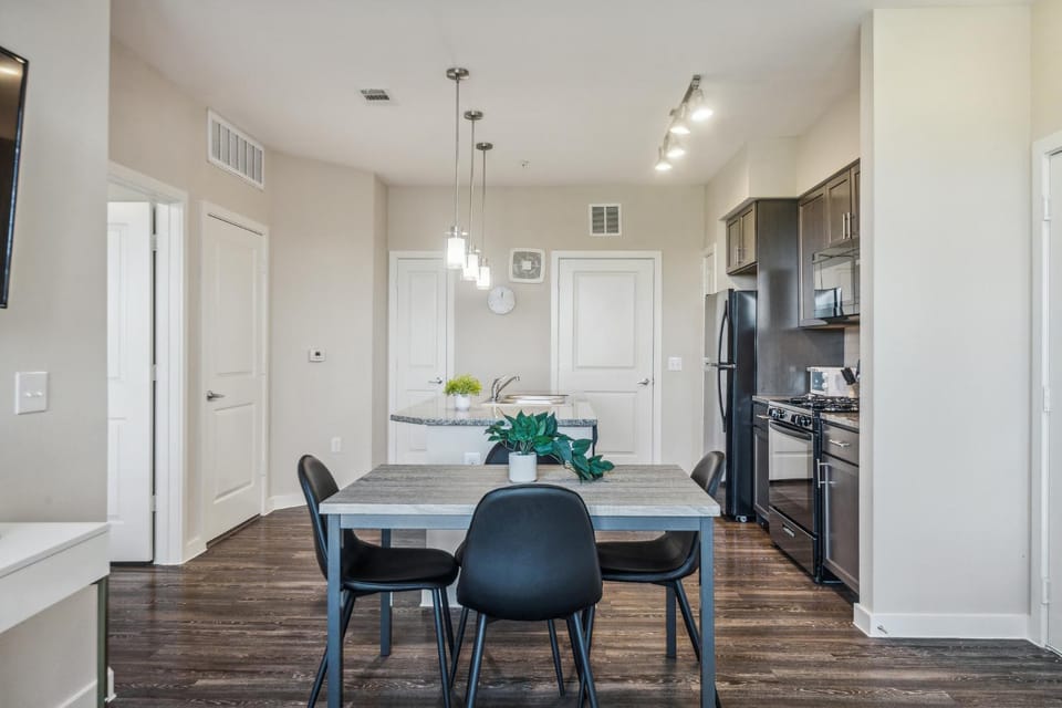 Cullen 7309 I Corporate 1Bd Apartment I Parking Apartment in Houston