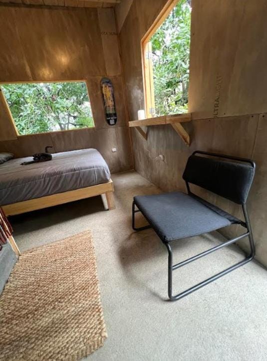 EB5 Escape-Contemporary Stay, San Marcos La Laguna, Skateboard Hostel in Sololá Department