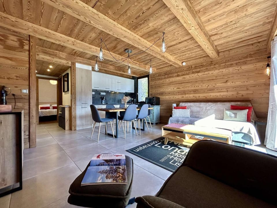 Appartement cosy avec balcon et parking à Briançon Apartment in Briançon
