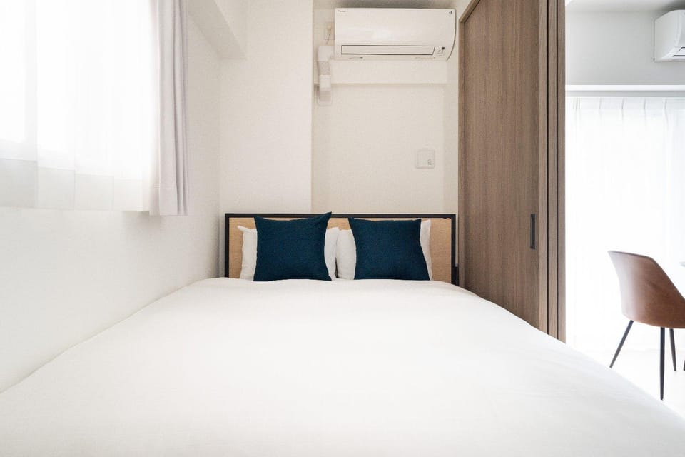 Bed, Bedroom, air conditioner