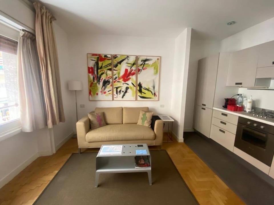 Kitchen or kitchenette, Living room