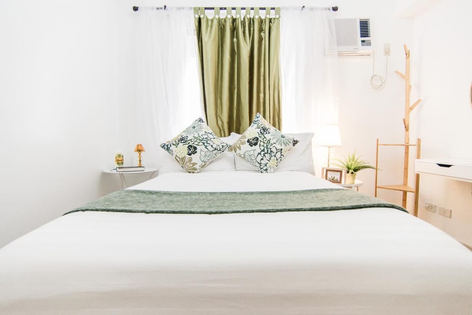 Excellent Location 2 BDRM Homey Wifi Near Airport Apartment in Pasay