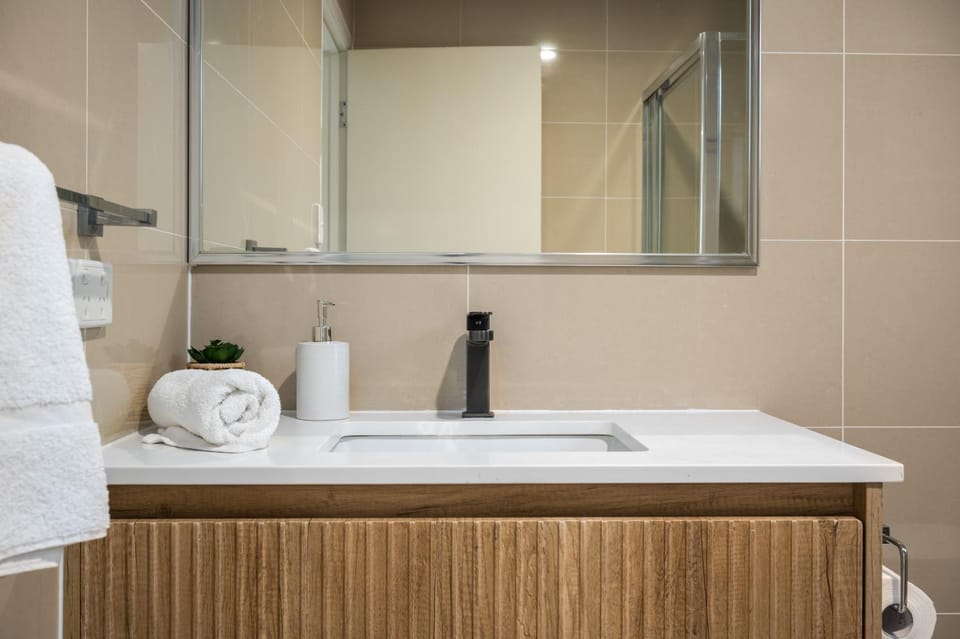 Bathroom, towels