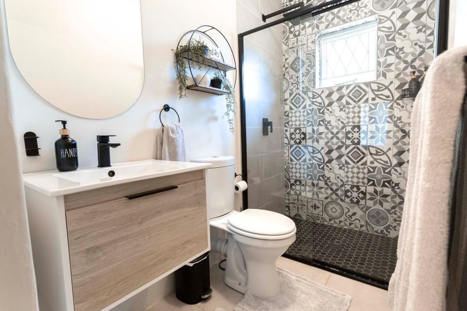 Shower, Toilet, Bathroom