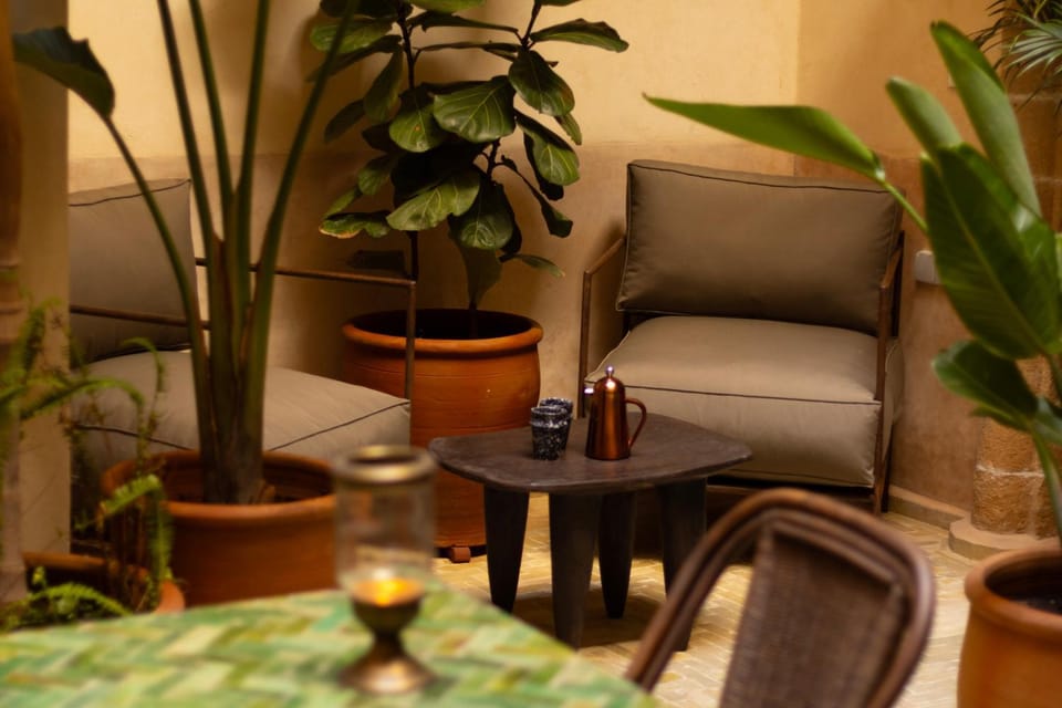 Food and drinks, Seating area